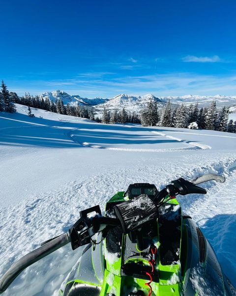 Adventure lies ahead! We love seeing views like this behind a set of RSI Bars!

@montanasledder
Bars•Risers•Grips•Controls• and More!
RSIRacing.com

#rsiracing #snowmobile #snowmobileracing #handlebars #snowmobileaccessories #sendit #winter #snow #sledding #racing #pow #aftermarketparts #snowmobileparts #handlebarpads #viral #viralvideos #racingaccessories #snowracing #send #sledracing #backcountry #outdoors #deepsnow #rsi